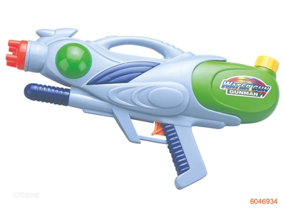 WATER GUN WITH PUMP