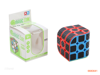 5.8CM MAGIC CUBE,W/2PCS BUTTON BATTERIES