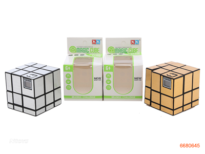 6CM MAGIC CUBE,W/2PCS BUTTON BATTERIES,2COLOUR