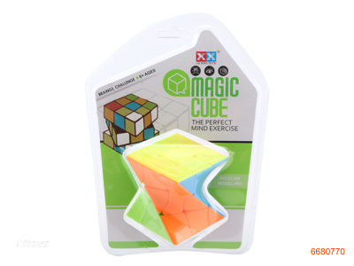 5.7CM MAGIC CUBE