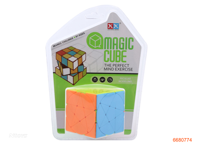 5.8CM MAGIC CUBE