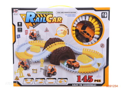 B/O TRAIN TRACK W/3PCS P/B CONSTRUCTION ENGINE + 1PCS B/O CAR,W/LIGHT,W/O 1*AA BATTERIES IN CAR,145PCS