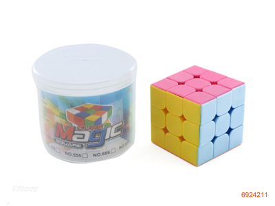 5.7CM MAGIC CUBE