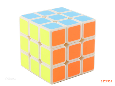 5.7CM MAGIC CUBE