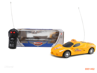 1:18 2CHANNELS R/C  TAXI,W/O 3AA BATTERIES IN CAR,2AA BATTERIES IN CONTROLLER.