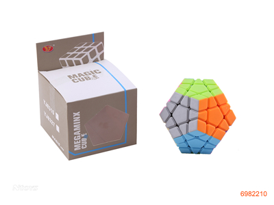 6.7CM MAGIC CUBE