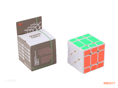 5.6CM MAGIC CUBE