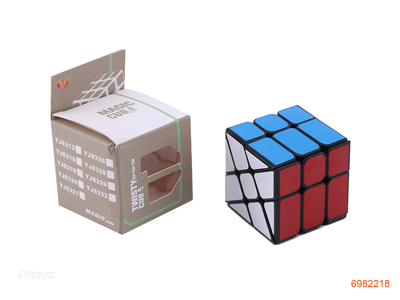 5.6CM MAGIC CUBE