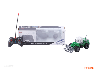 1:30 5CHANNELS R/C FARM TRUCK W/LIGHT W/O 3*1.5VAA BATTERIES IN CAR/2*1.5VAA BATTERIES IN CONTROLLER